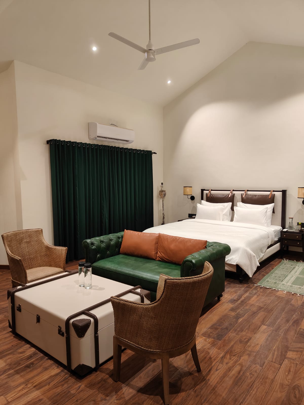 River View Rooms - Seating Area
